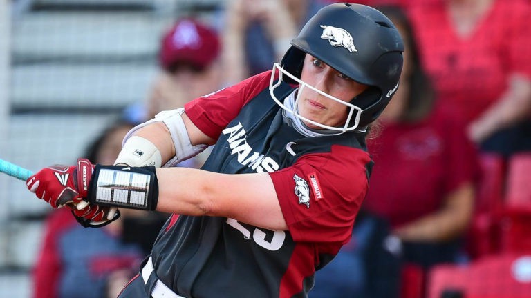 Wildcats start fast, Hogs can’t catch up in Super Regional opener
