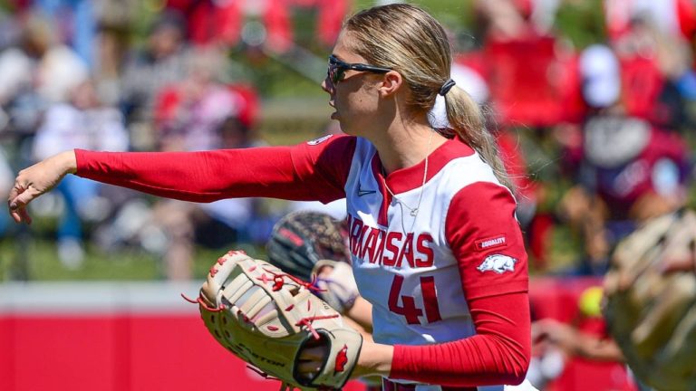 Gibson after Hogs play better, but still can’t get past Wildcats