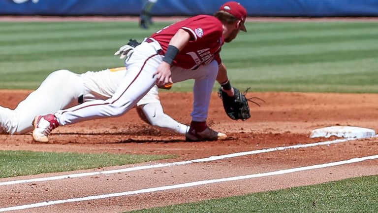 Smith on Hogs getting win over Tennessee for first tournament title