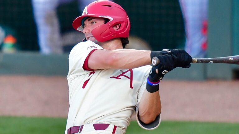 Don’t blame Kopps or Van Horn for lack of hits when Hogs needed them