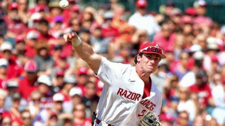 Wallace on catch, homer by Franklin providing Hogs with big boost