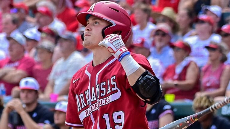 Welch says Hogs ‘full of confidence,’ despite dropping Saturday’s game