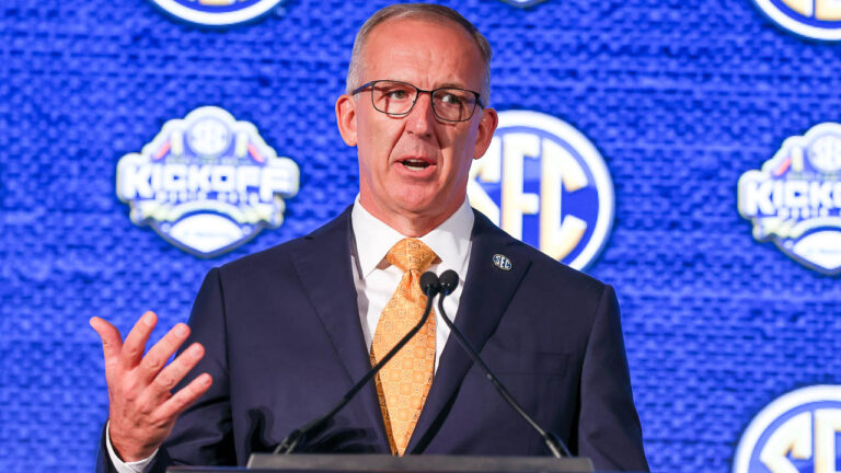 UT, OU take first step in Big 12 divorce; Murphy doesn’t like it