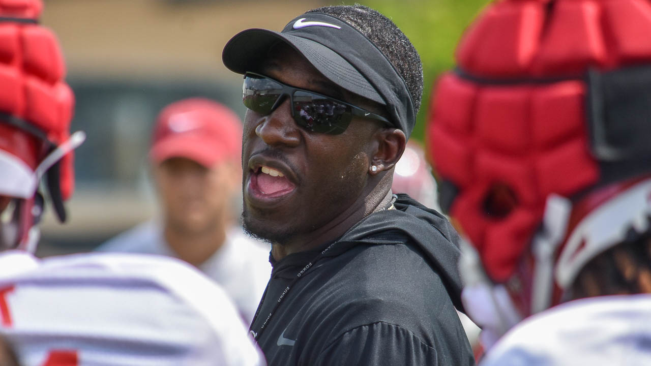 Smith on status of running backs after four practices » Hit That Line