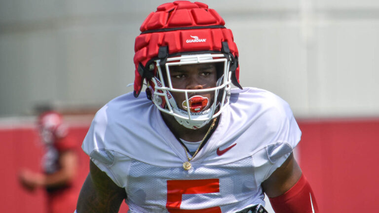 Holt on Hogs needing to find second team running back
