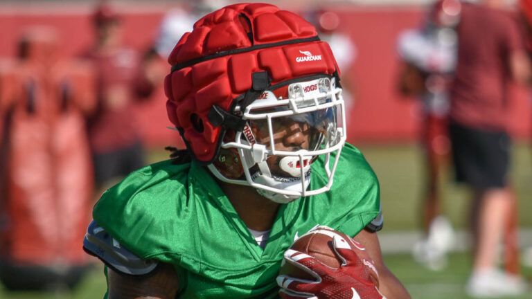 Hogs should win opener Saturday, but Holt not expecting a blowout