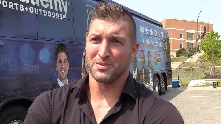 How Tebow thinks Hogs should get KJ running early to get in rhythm