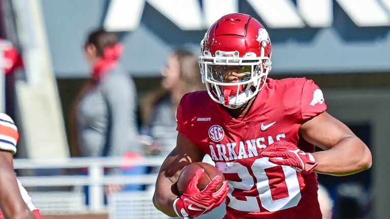 Hawgs Illustrated’s Clay Henry: It’s easy to play Dominique Johnson