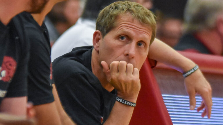 Hogs coach Eric Musselman: Glad to have team play in front of crowd