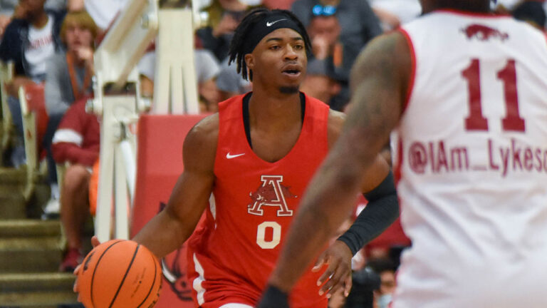 AP PRESEASON POLL: Do Hogs make it back for first time since 2007-08?