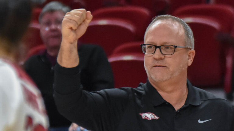 Hogs’ coach Mike Neighbors: Clear to see Spencer freshman-ready guard