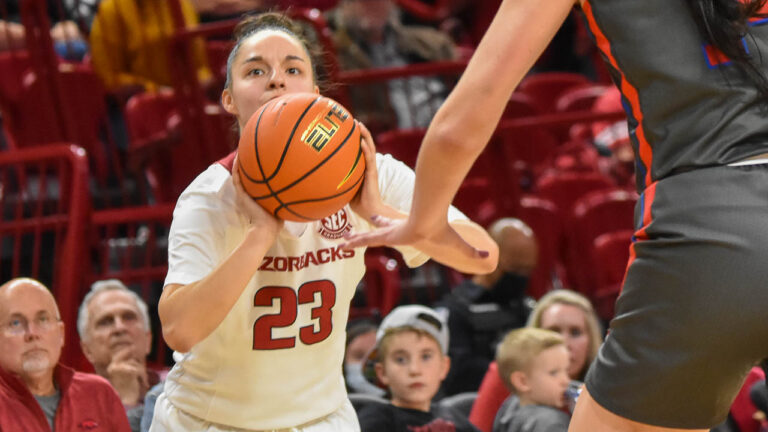 Hogs’ Erynn Barnum, Amber Ramirez: On narrow 65-58 win over SMU