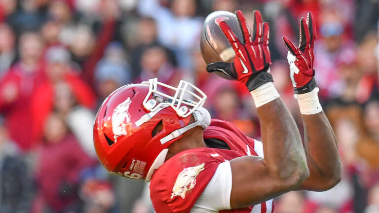 GAMEDAY LIVE: Hogs roll through Missouri to end season on high note