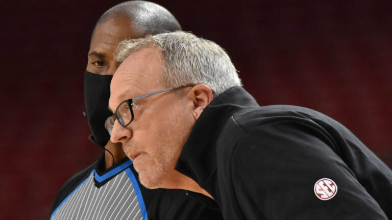 Hogs coach Mike Neighbors: Now 1-0 after getting married Friday