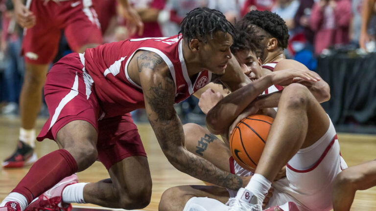 Oklahoma’s hot shooting too much for Hogs’ defense in Tulsa