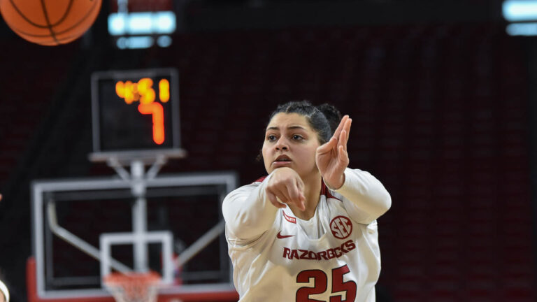 Razorbacks roll past Little Rock on Sunday for third straight win