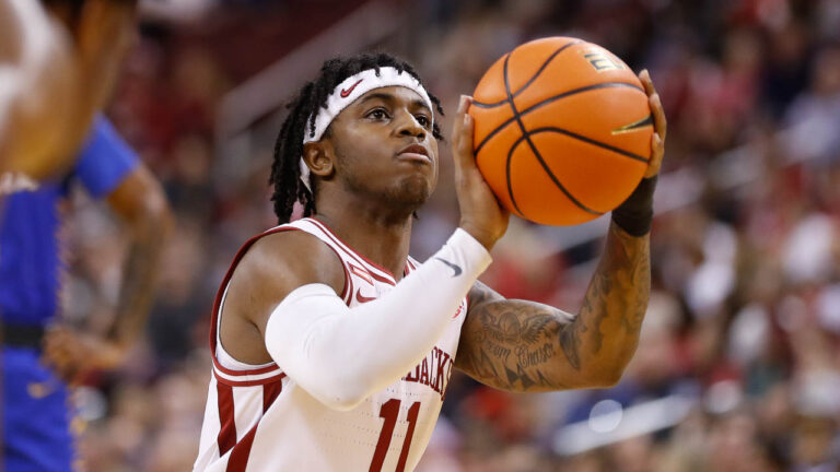 Hogs’ Chris Lykes: No answers on Hofstra’s surprising zone defense
