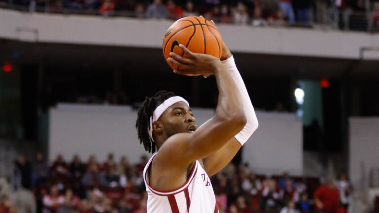Stanley Umude on problems in Hogs’ third loss in four games