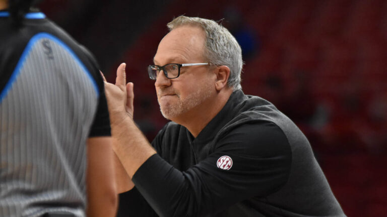 Mike Neighbors complete press conference previewing Vandy, Mizzou