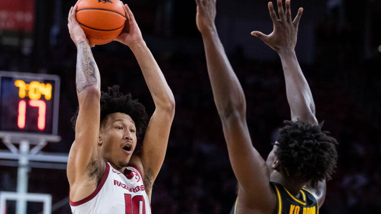 Jaylin Williams on Hogs’ effort in win over Missouri, knack for rebounding