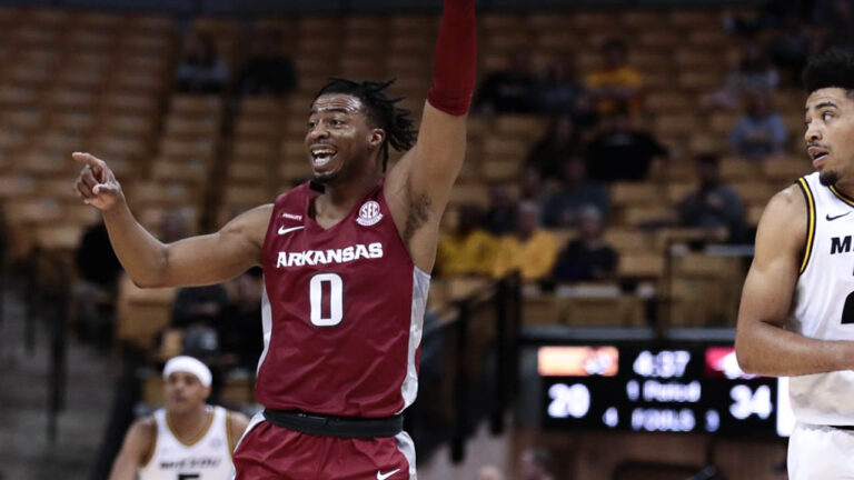 Umude scores, Wade, Williams get double-doubles in win over Tigers