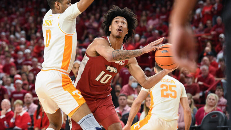 Davis, Williams recapping Razorbacks’ physical win over Volunteers