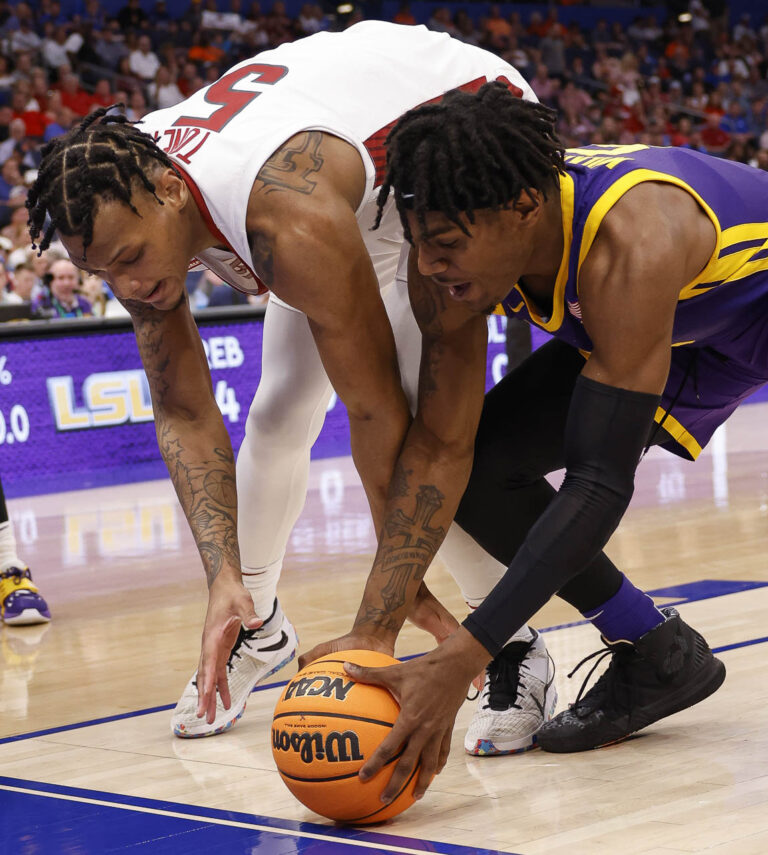 Hogs back in Sweet 16 for second year in a row after 53-48 win