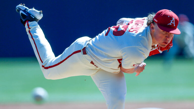Diamond Hogs punish Missouri for errors, win series