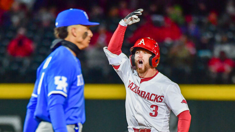 Razorbacks claim SEC opener against Kentucky