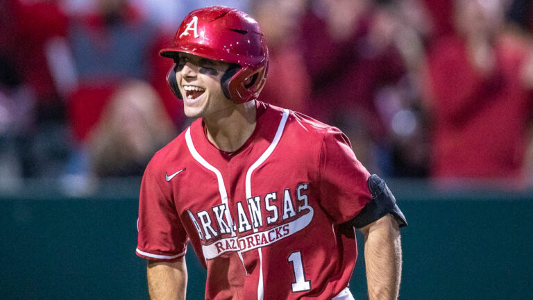 Arkansas swats four home runs, wins series against Mississippi State