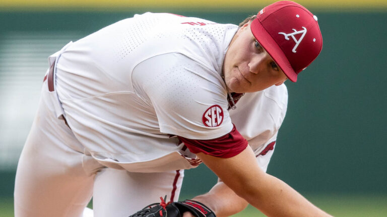 Razorbacks sweep doubleheader against UAPB