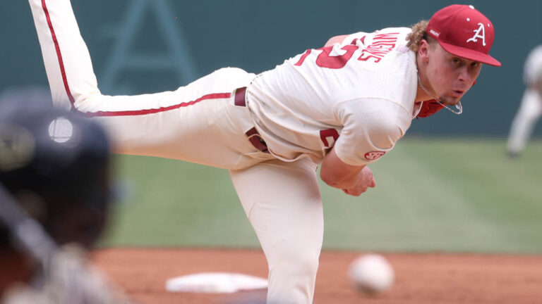 Commodores shut out Razorbacks in rubber match
