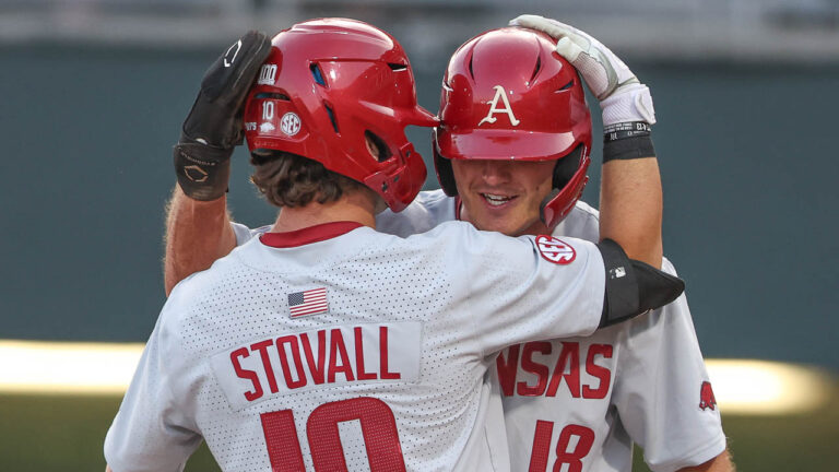 Big fifth inning propels Hogs to win in series opener
