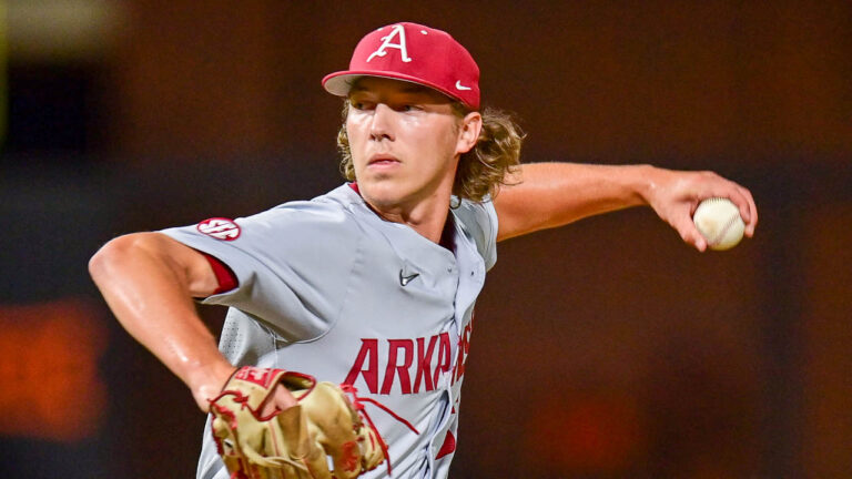 Hogs hold off late Alabama rally to keep win streak going