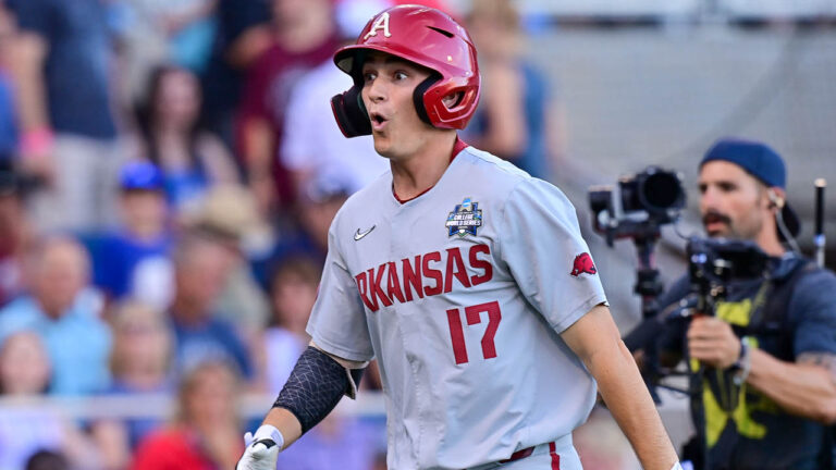 Razorbacks split doubleheader to open series with Ole Miss on road