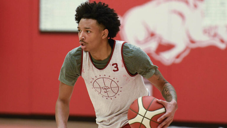 Razorbacks’ Nick Smith previews Sunday’s Red-White game at Barnhill Arena