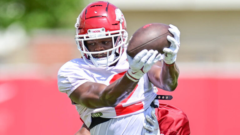 Hogs’ wide receivers Ketron Jackson, Jadon Haselwood after Tuesday practice