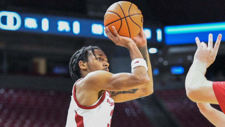 Hogs will open season without Nick Smith on floor tonight