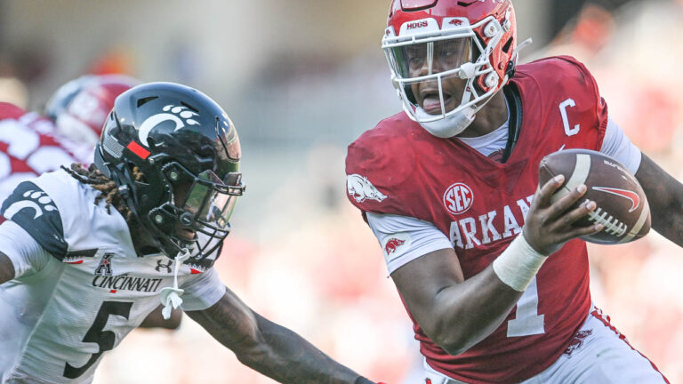 Hogs’ quarterback KJ Jefferson looked good in practice, Grant Hall tells Halftime