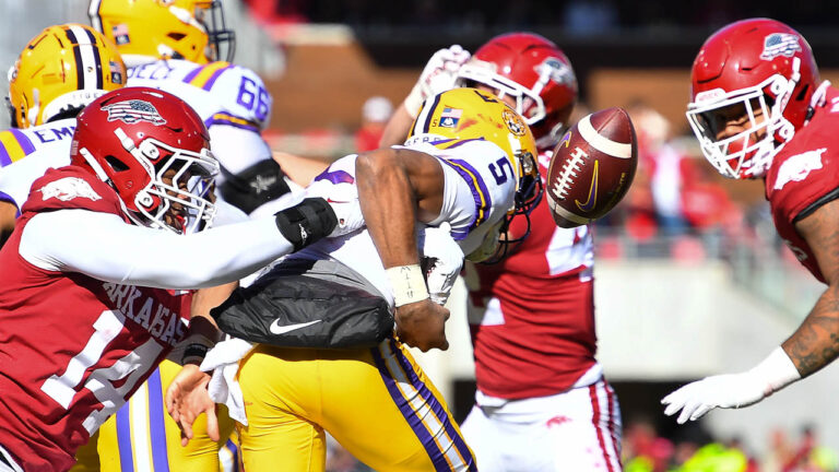 LIVE BLOG: Razorbacks fall short against LSU in cold Saturday