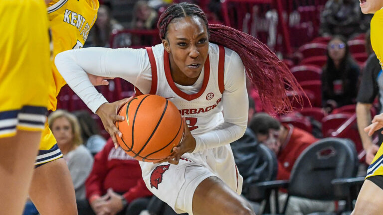 Another career night for Spencer lifts Hogs to big win