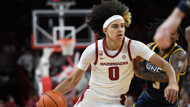 Razorbacks come up short in SEC opener against LSU