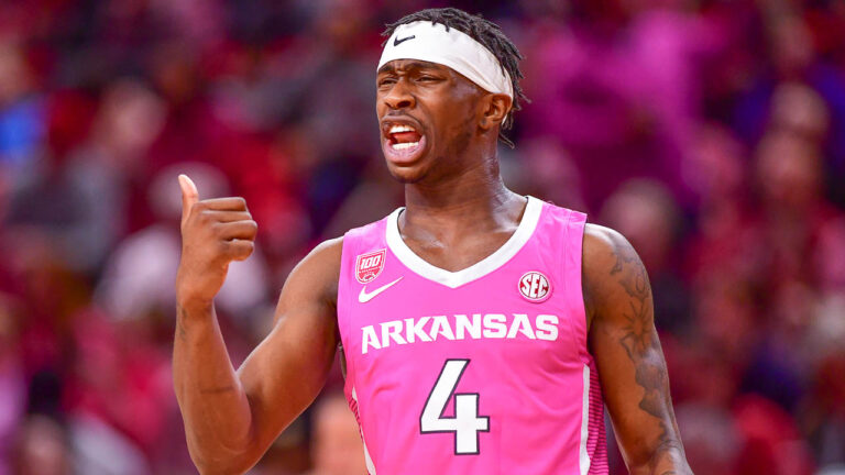 Clay Henry on Davonte Davis’ improved play leading Razorbacks this year
