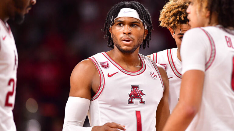 Council, Black’s key buckets late let Hogs hang onto win