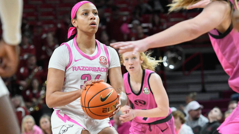 Defense shuts down Tigers, Hogs’ offense dominates 61-33 win