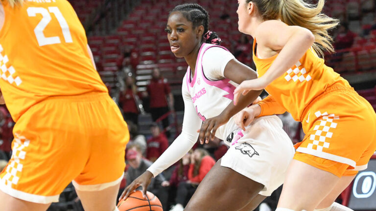 Erynn Barnum’s 25 not close to enough against Lady Vols