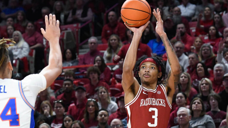 Smith steps up to avoid another blown second-half lead