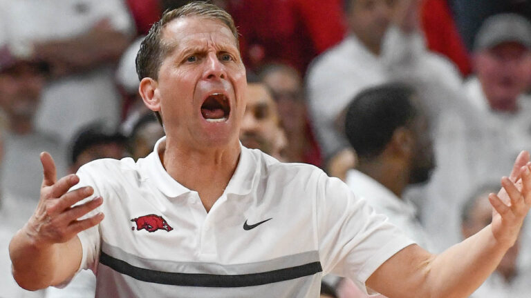 The Morning Rush is LIVE from Des Moines. Arkansas defeats Illinois and will play Kansas on Saturday