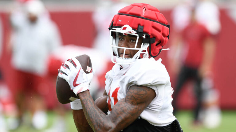Democrat-Gazette’s Richard Davenport updating injured cornerback status