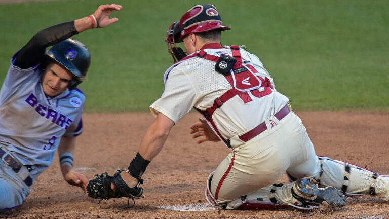 Hogs manage to avoid ‘trap game’ against UCA on Tuesday night